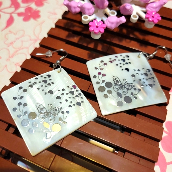 Pearly White & Silver Butterfly Square Fish Hook Dangle Earrings - Picture 1 of 3